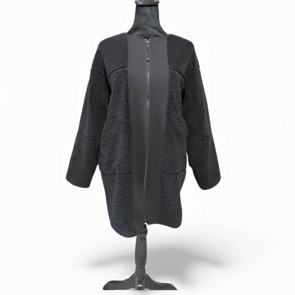 Lululemon Collarless Textured Fleece Full Zipjacket in black,Size 4 - Picture 4 of 11